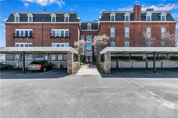 Attached, Exterior, Facade, Brick Facade, Rowhouse