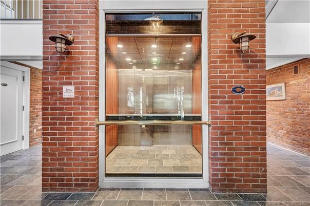 Elevator, Interior