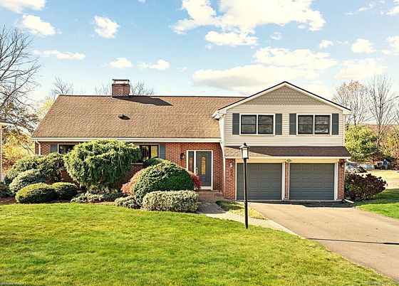 Attached, Exterior, Facade, Brick Facade, Split Level