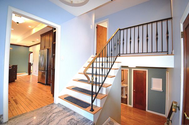 Interior, Recessed Lighting, Wood Texture Flooring