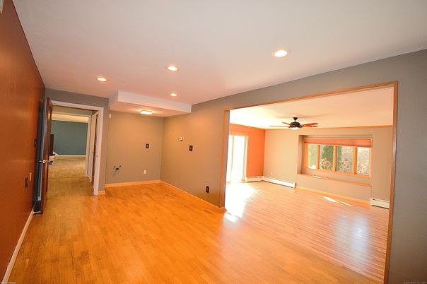 Empty room, Interior, Recessed Lighting, Wood Texture Flooring