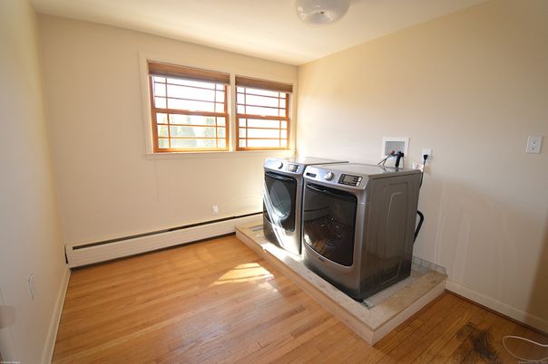 Interior, Washer, Wood Texture Flooring