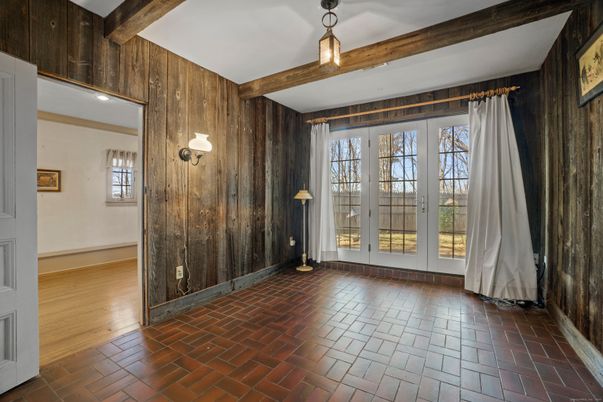 Empty room, Interior, Wooden Beams, Wooden Walls