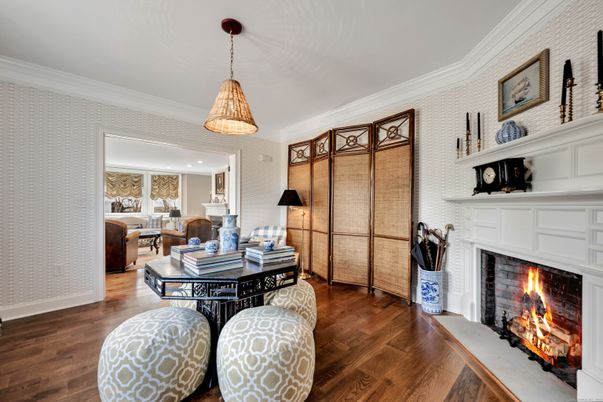 Fireplace, Interior, Living room, Pendant Lights, Recessed Lighting, Wood Texture Flooring