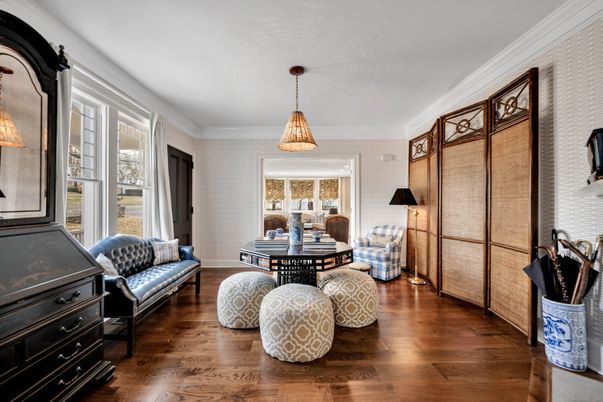 Interior, Pendant Lights, Wood Texture Flooring