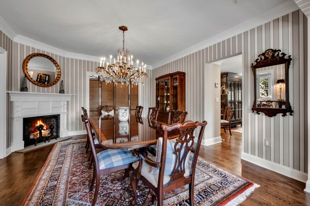 Chandelier, Dining room, Fireplace, Interior, Wood Texture Flooring