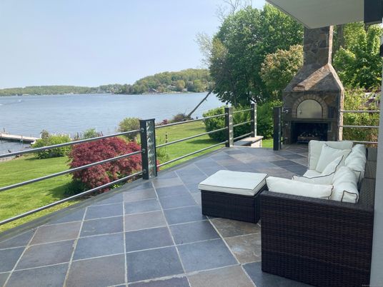 Exterior, Fireplace, Water