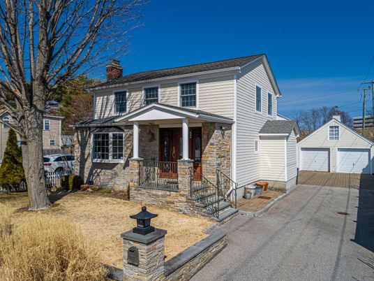 Detached Garage, Exterior, Facade, Brick Facade, Georgian