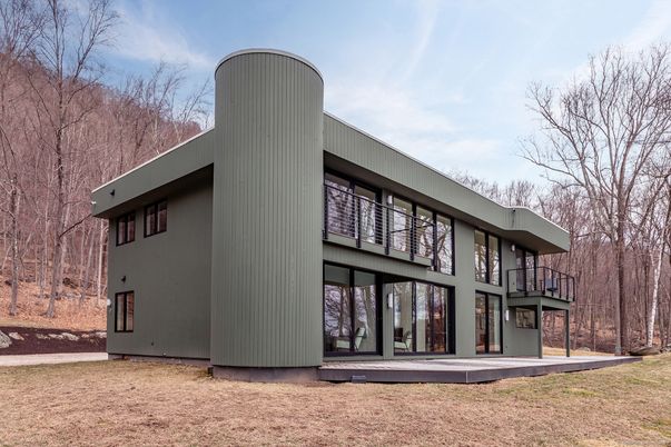 Backyard, Exterior, Facade, Modern