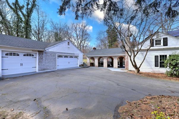 Detached Garage, Exterior