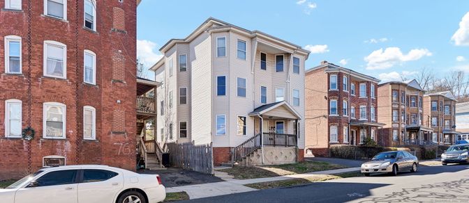 Exterior, Facade, Brick Facade, Rowhouse