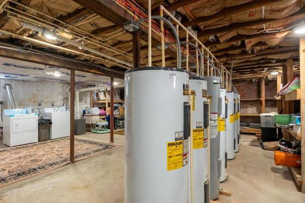 Interior, Washer, Wooden Beams