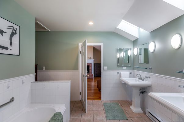 Bathroom, Dual Sink Vanities, Interior, Recessed Lighting