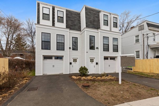 Attached, Exterior, Facade, Rowhouse