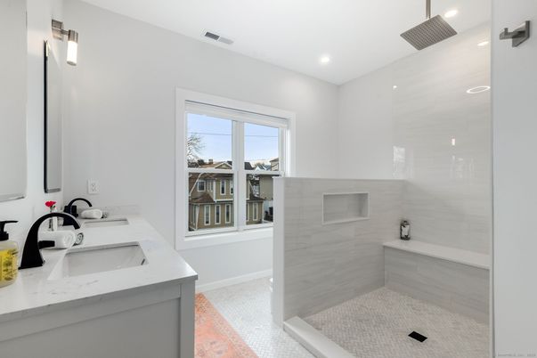 Bathroom, Dual Sink Vanities, Interior, Recessed Lighting