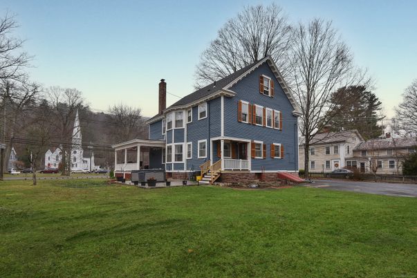 Backyard, Exterior, Facade, Queen Anne Victorian