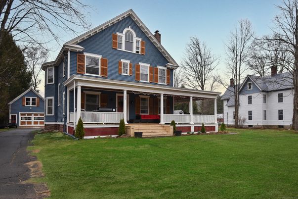 Exterior, Facade, Queen Anne Victorian