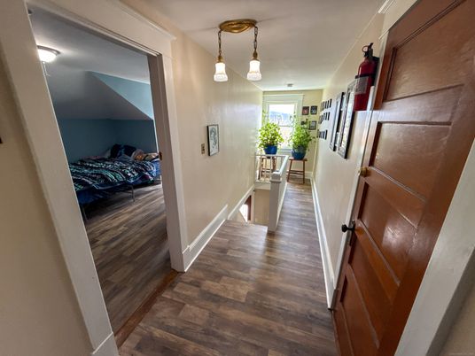 Interior, Pendant Lights, Wood Texture Flooring