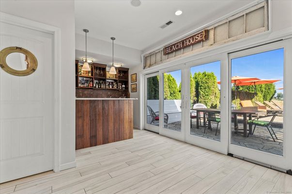 Interior, Pendant Lights, Recessed Lighting, Wood Texture Flooring