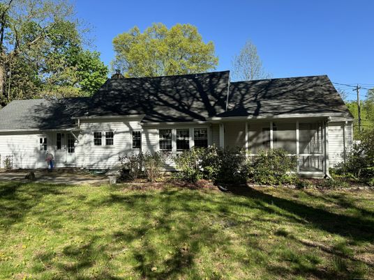 Backyard, Exterior, Facade, Cape Cod
