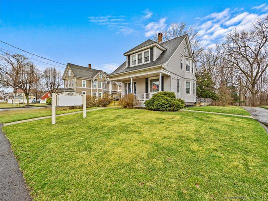 Backyard, Exterior, Facade, Cape Cod