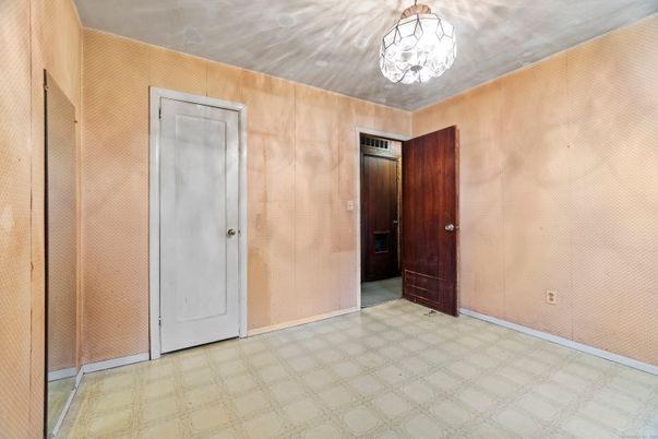 Chandelier, Empty room, Interior