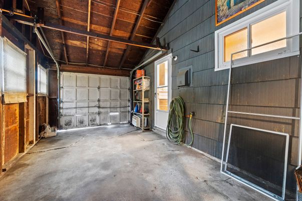 Garage, Interior, Wooden Beams, Wooden Ceilings