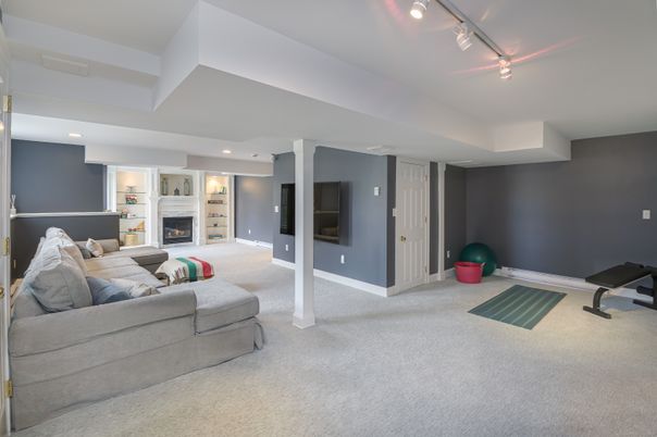 Fireplace, Fitness Equipment, Interior, Living room, Recessed Lighting
