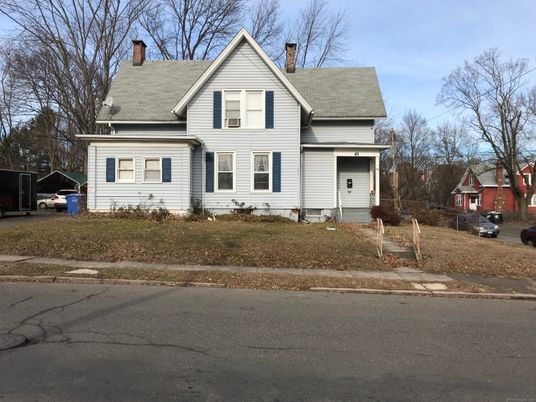 Attached, Exterior, Facade, Farmhouse