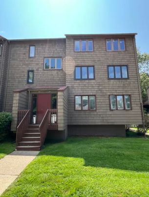 Exterior, Facade, Rowhouse