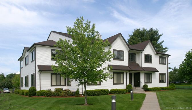 Exterior, Facade, Farmhouse