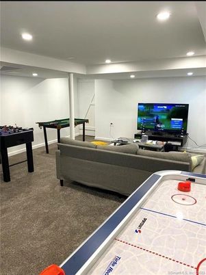 Game Room, Interior, Recessed Lighting