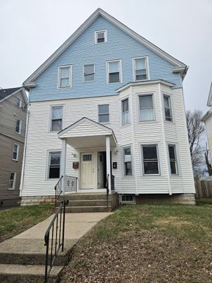 Exterior, Facade, Queen Anne Victorian
