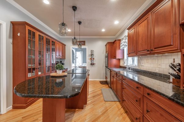 Dining room, Interior, Kitchen, Pendant Lights, Recessed Lighting, Wood Texture Flooring
