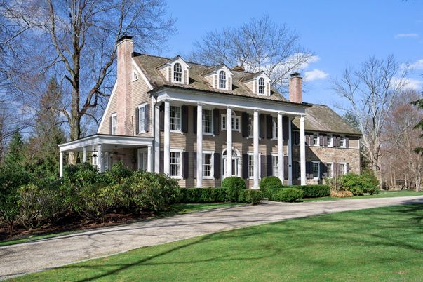 Exterior, Facade, Georgian