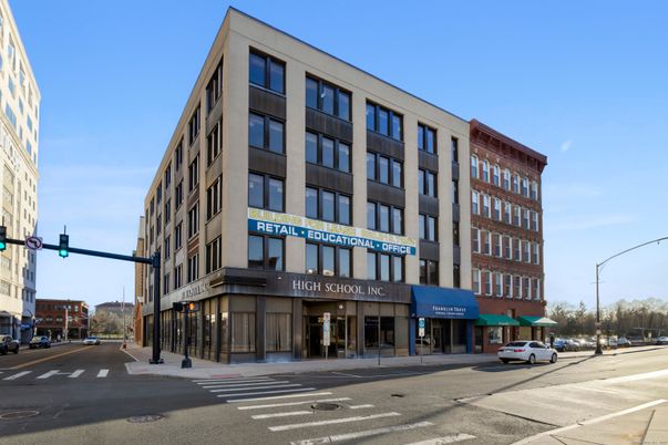 Exterior, Facade, Chicago School