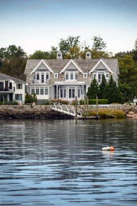 Exterior, Facade, Lake, Queen Anne Victorian