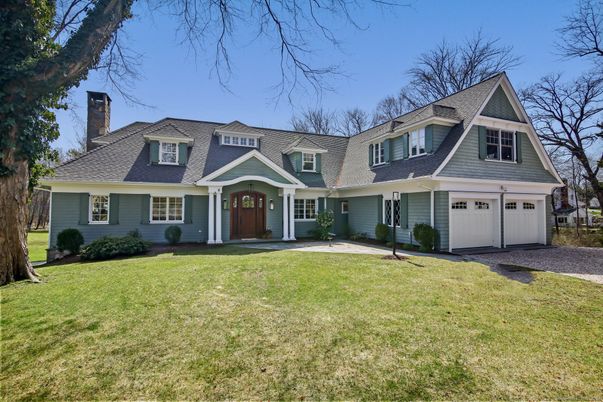 Attached, Exterior, Facade, Cape Cod