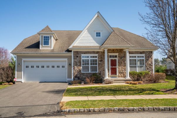 Attached, Exterior, Facade, Cape Cod