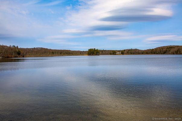 Exterior, Lake