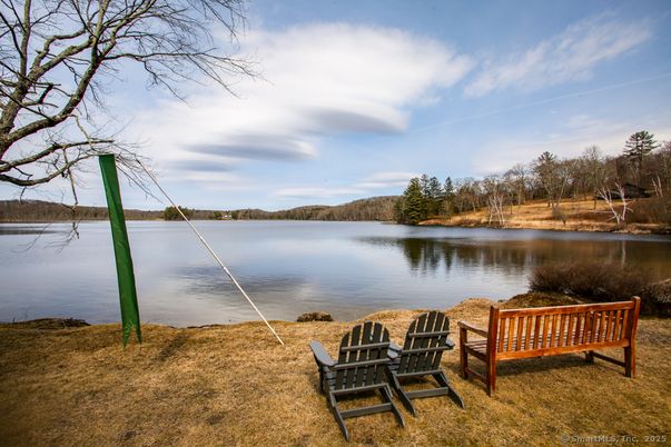 Exterior, Lake