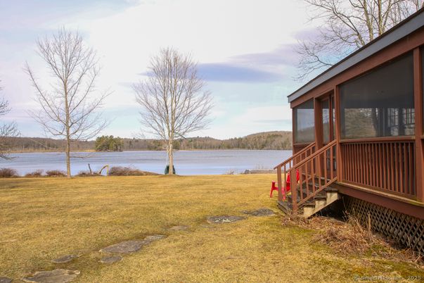 Exterior, Lake