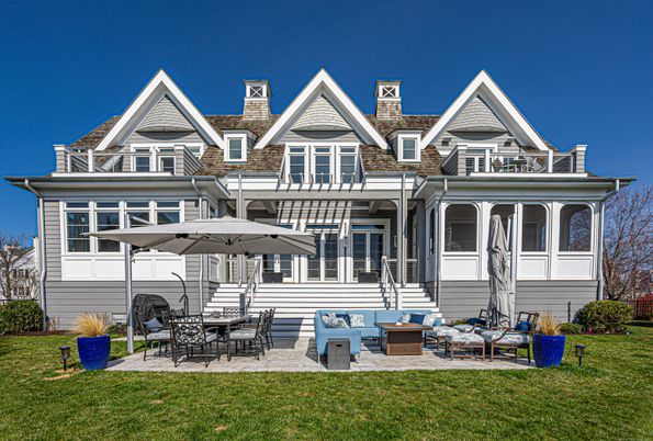 Exterior, Facade, Queen Anne Victorian