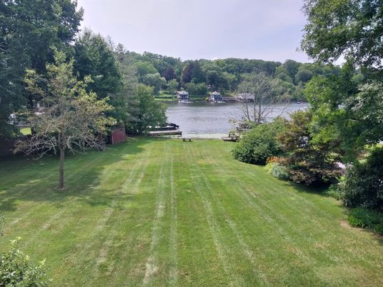 Exterior, Lake