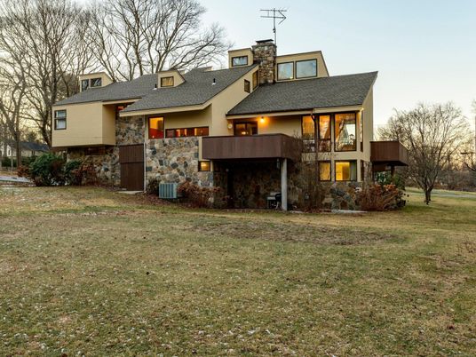 Backyard, Exterior, Facade, Modern