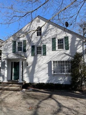 Attached, Exterior, Facade, Farmhouse