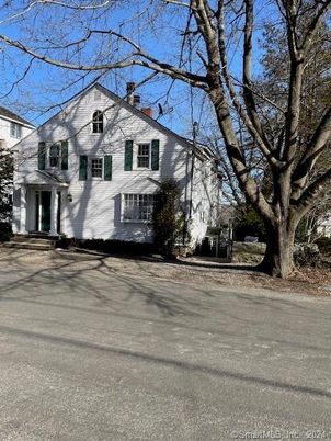 Exterior, Facade, Farmhouse