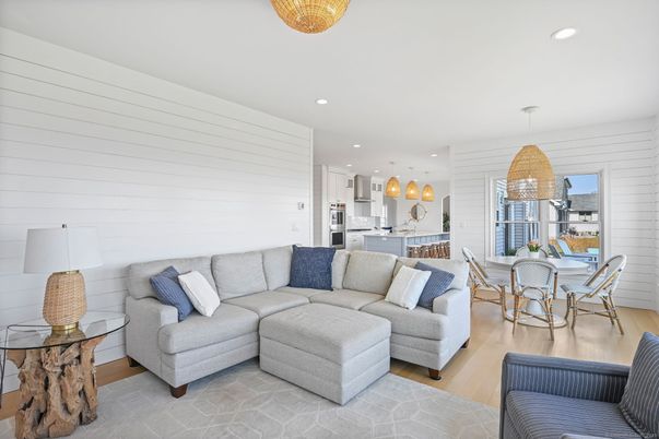 Dining room, Interior, Kitchen, Living room, Pendant Lights, Recessed Lighting, Stainless Steel Appliances, Wood Texture Flooring