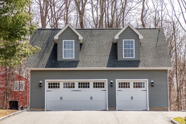 Attached, Exterior, Facade, Cape Cod