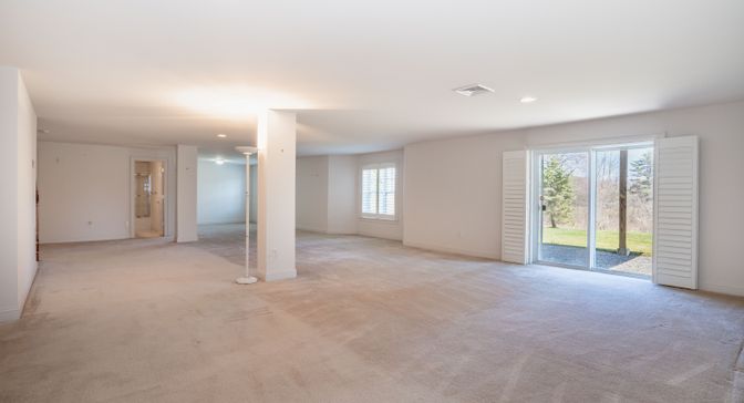 Empty room, Interior, Recessed Lighting